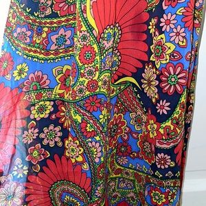 Stand out in this Betsy Johnson party dress! Fun floral pattern! 🌼🌼🌼